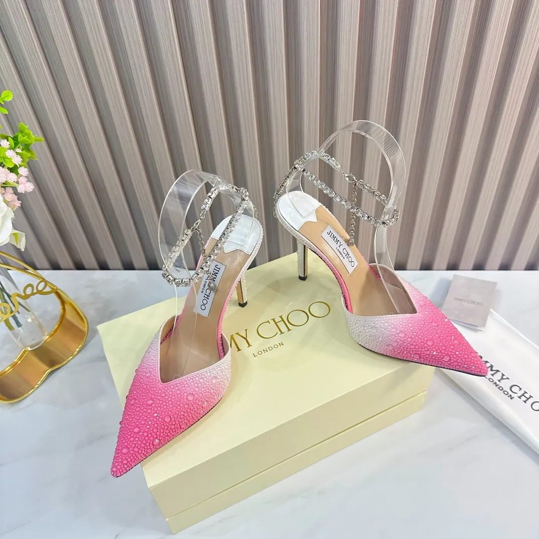 👟👟Ex-factory price 720👟👟 JIMMY CHOO (Jimmy CHOO) 💝💝💝 is a very comprehensive and noble fashion lifestyle brand. It has a series of women's high-heeled, medium-heeled, flat-heeled sandals with the same strap from major fashion bloggers and celebrities in Hong Kong and the United States.  The Australian pointed toe, round toe and square toe series are simply beautiful. Fall in love with elegance and playful sense of the future. Just by looking at them, you want to own them immediately, but you can really think about a pair of exquisite high heels~~~~~~~~~~~~~~~~~ 💝This series is specially designed for extraordinary and indifferent ladies, thus creating a unique overall effect, Jimmy Choo Design products that inspire women to move forward and show their charm💝💝💝 1⃣️Material: Imported silk hot diamond 2⃣️Inner: Imported Italian lambskin, super soft and delicate 3⃣️Outsole: Imported Italian original original color genuine leather outsole Heel height 10.cm (8.5/6.5cm can be made) 4⃣️Code number: 35-39 (34.40.41.42 customized)
